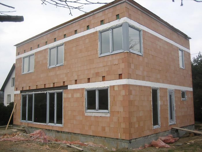 Stavba pasívneho domu z tehál - stav pred zateplením